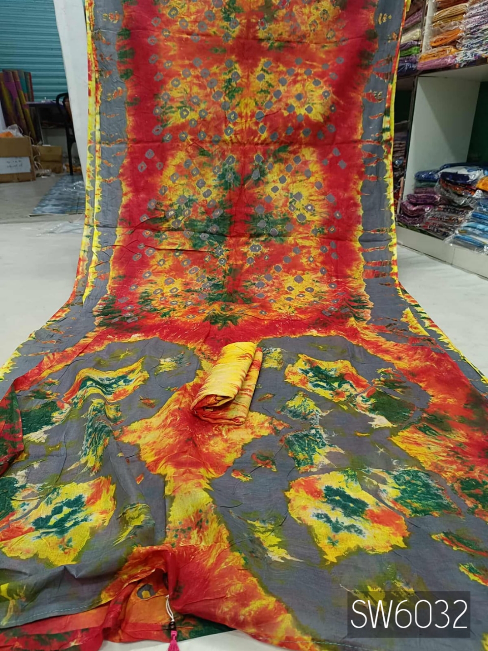 পিওর কটন বাটিক শাড়ি