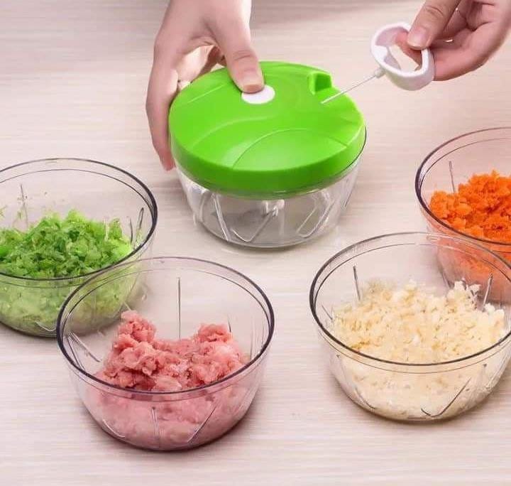 Hand chopper blender