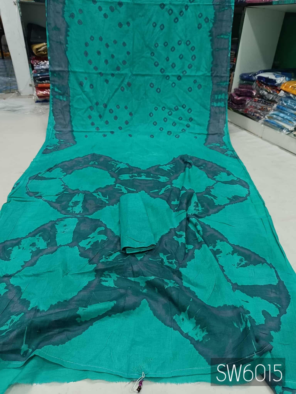 পিওর কটন বাটিক শাড়ি