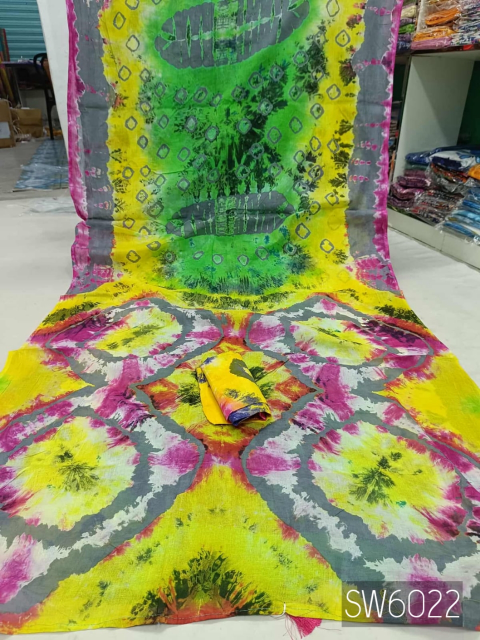 পিওর কটন বাটিক শাড়ি