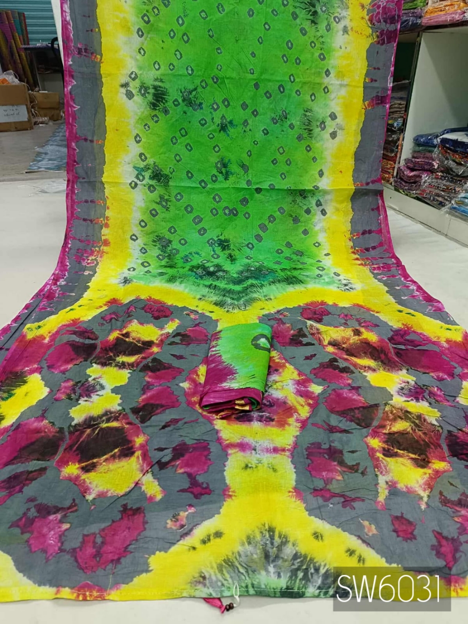 পিওর কটন বাটিক শাড়ি